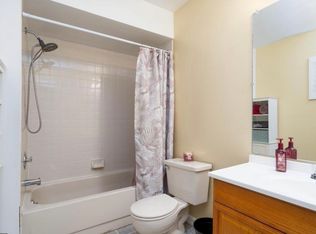 11 Devonshire Ct, Sicklerville, NJ 08081