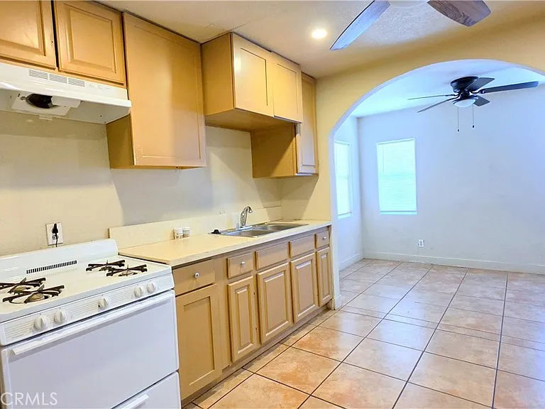 13666 Arrow Blvd — Photo 8