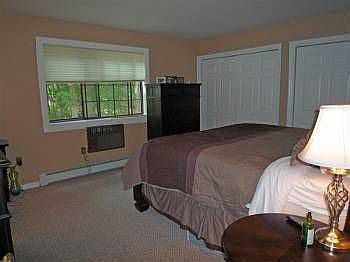 3rd image of 74 Brittany Dr