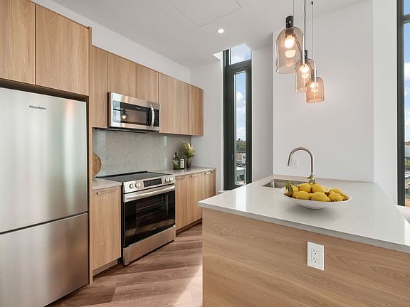 5th image of 34-35 44th St #905