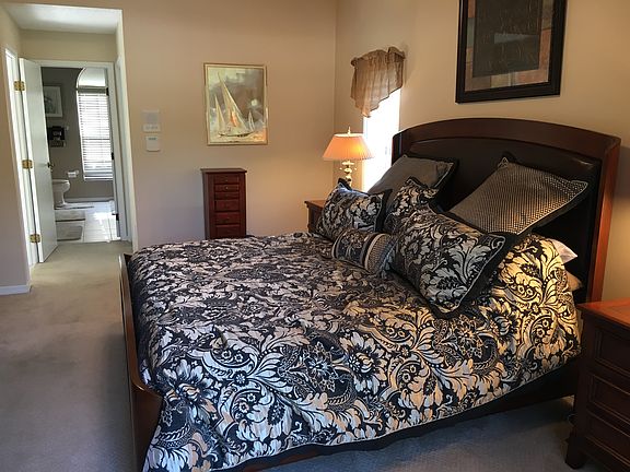3rd image of 1026 Wyndham Way