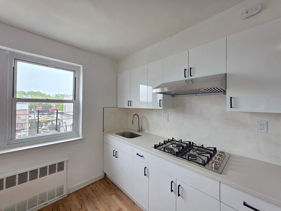 1st image of 2159 W 12th St Floor 2