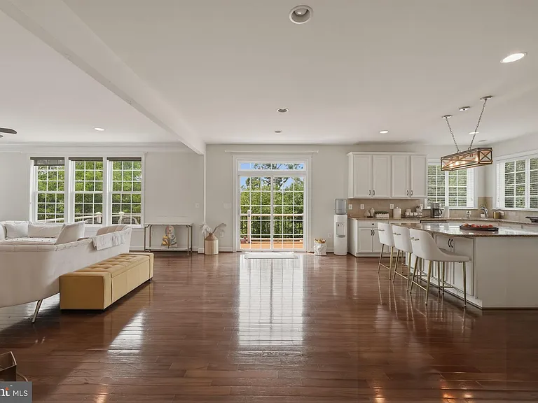 6526 Wayside Pl — Photo 10