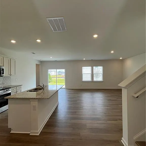 543 Madison Lakeview Dr — Photo 5