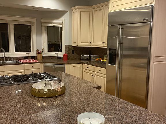 3rd image of 1620 Walden Pond Ln