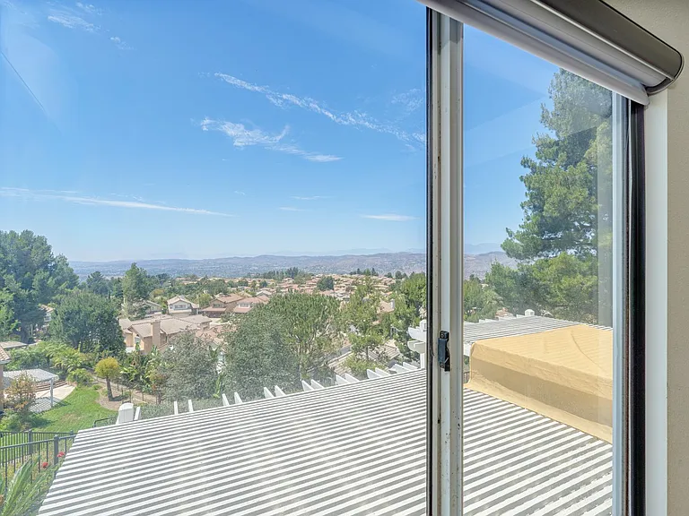 1011 S Mountcrest Ct — Photo 24