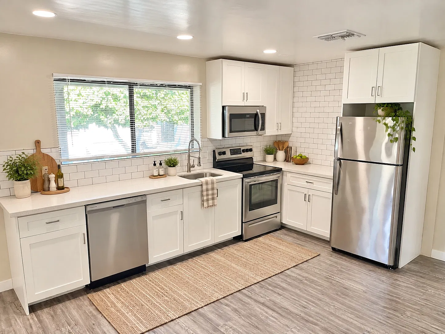 2 bed, 800 sqft, $1,695 — Photo 4