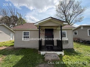 205 N 1st St, Austin, AR 72007
