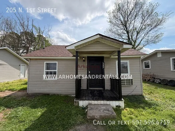 205 N 1st St, Austin, AR 72007