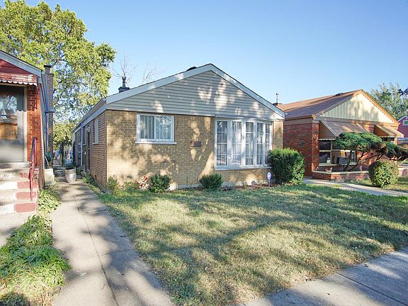 3rd image of 4555 S La Crosse Ave