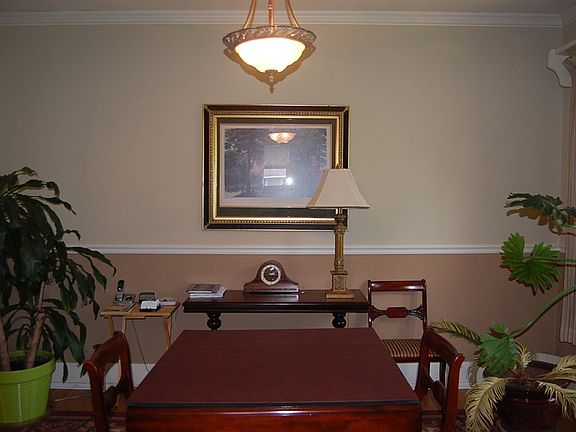 5th image of 951 Cynthia St