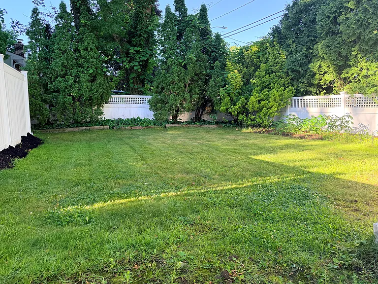 The Ln — Photo 8