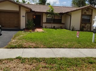 5955 SW 113th Ave, Cooper City, FL 33330