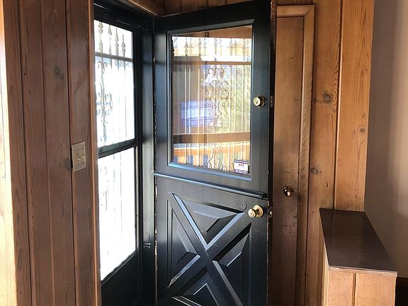 Dutch door entry - great for letting fresh air
