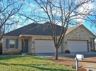 306 S Columbus St, Fredericksburg, TX 78624