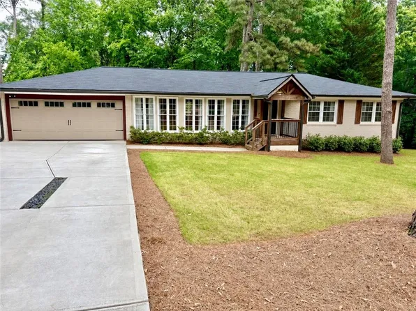 273 Skyland Dr, Roswell, GA 30075