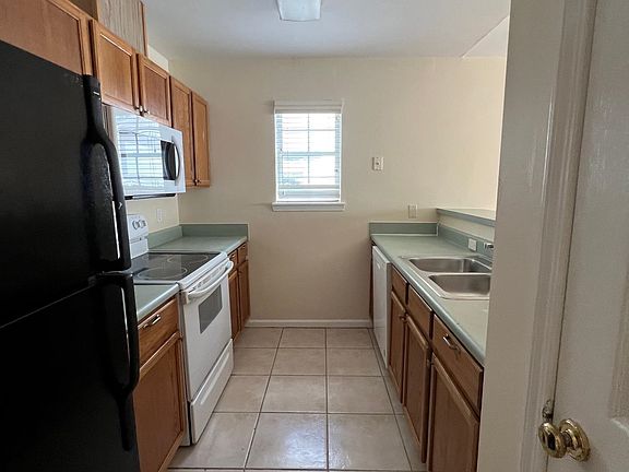 5th image of 4504 Wesley Dr