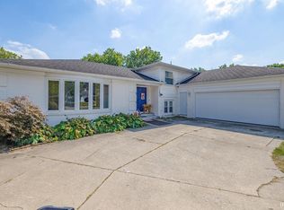 1632 Brookwood Dr, Elkhart, IN 46514