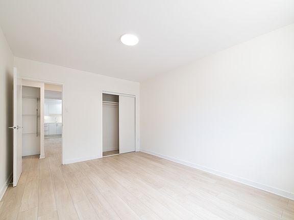 4th image of 1015 Orchard Rd #406