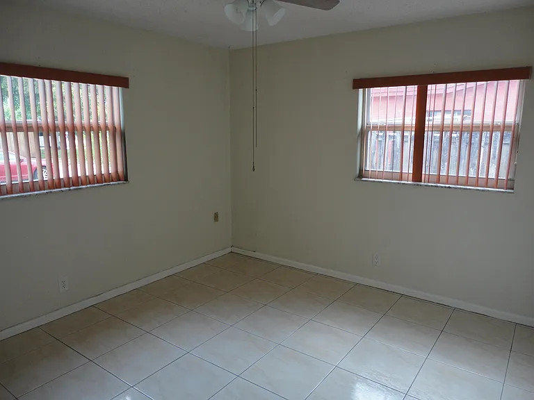 7814 NW 1st Ct — Photo 8