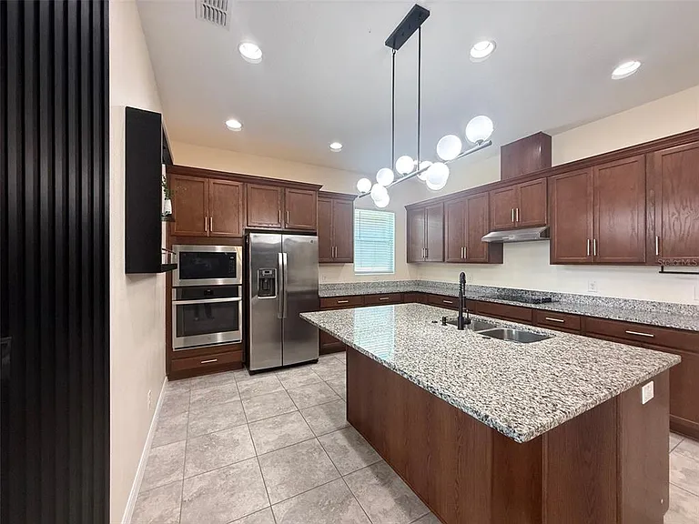 2074 Brillante Dr — Photo 5