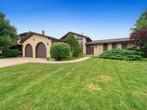 901 Claremont Dr, Downers Grove, IL 60516