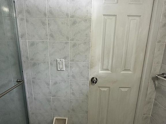 5th image of 2395 NE 184th Ter #1