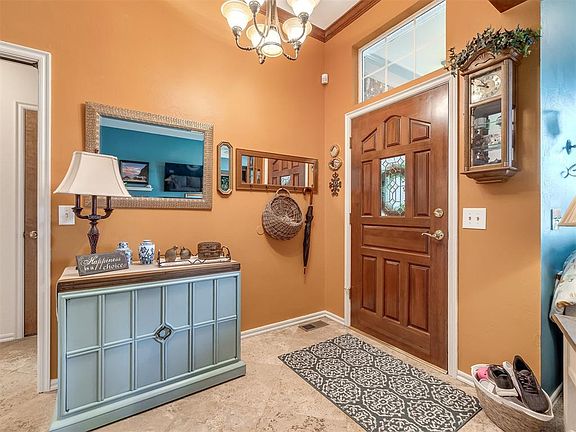 4th image of 801 Colony Dr