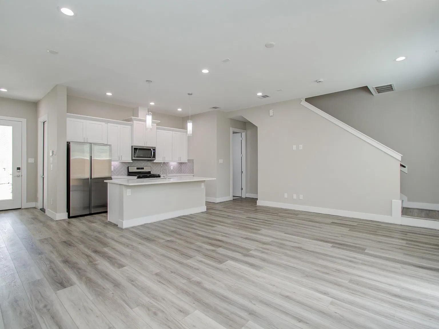 3 bed, 2.5 bath, 1553 sqft, $2,250 — Photo 4
