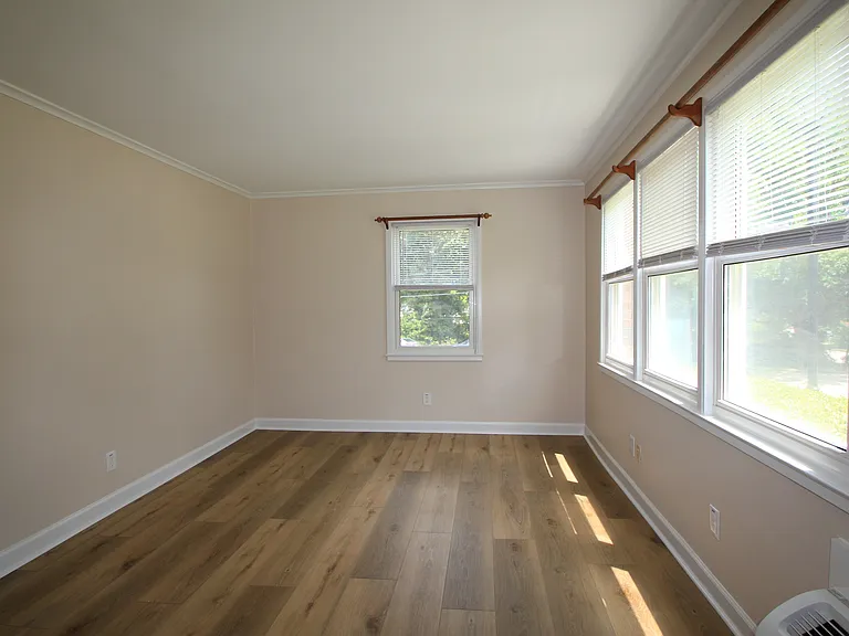 805 Daniels St #B — Photo 4