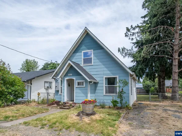 38805 NW Beech St, Scio, OR 97374