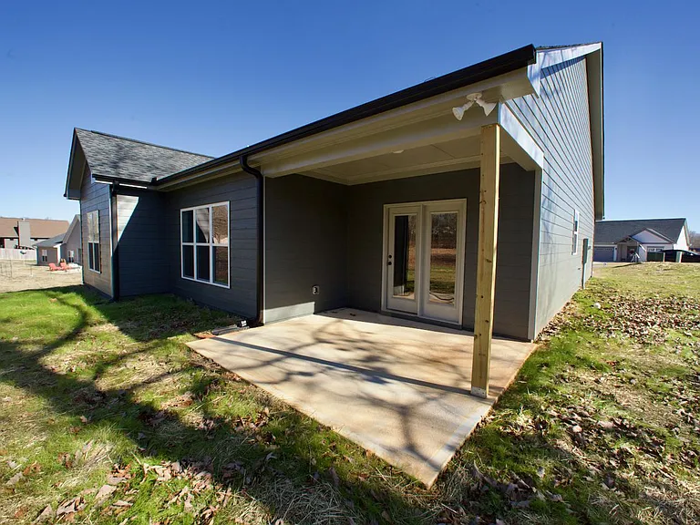 511 N Point Cir — Photo 4