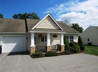 21 River Walk Dr UNIT 21, Brooklyn, CT 06234