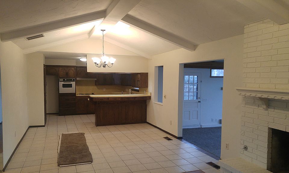 2nd image of 6021 Glencove Pl