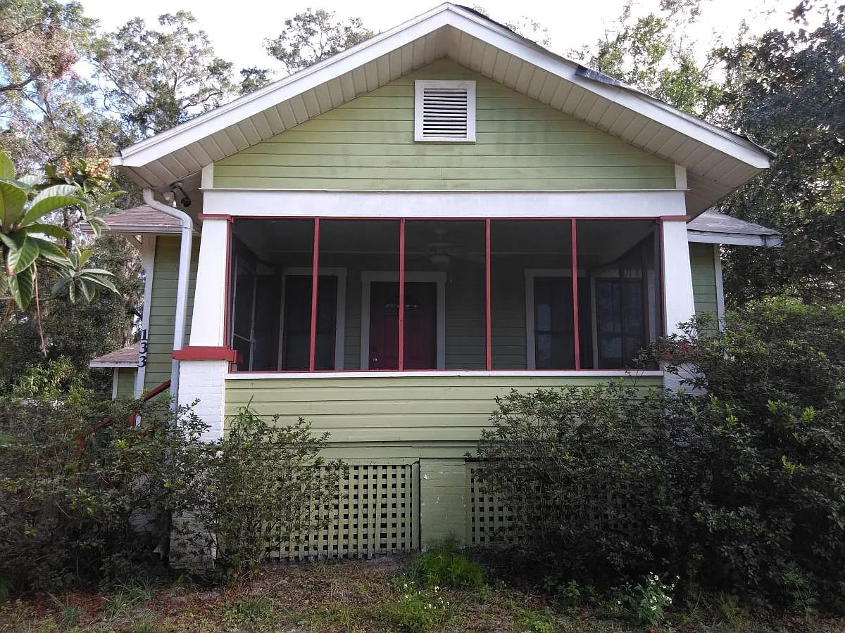 2 bed, 979 sqft, $1,950 — Photo 1