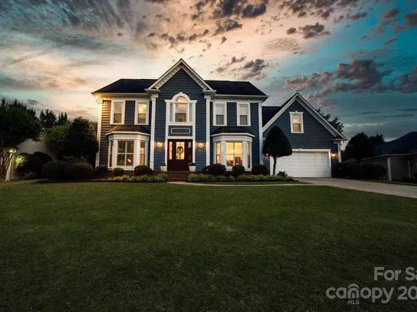 5629 Sunstar Ct, Charlotte, NC 28226