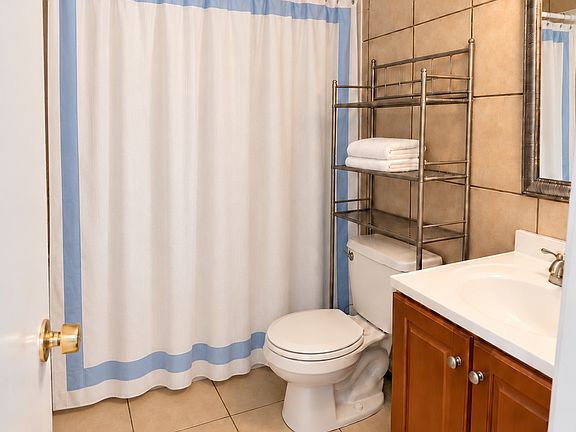 5th image of 758 E Doyle St #103