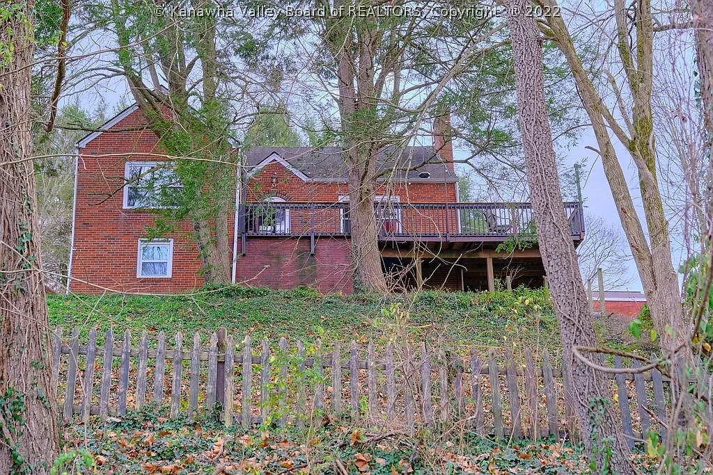 1042 College Cir photo 1