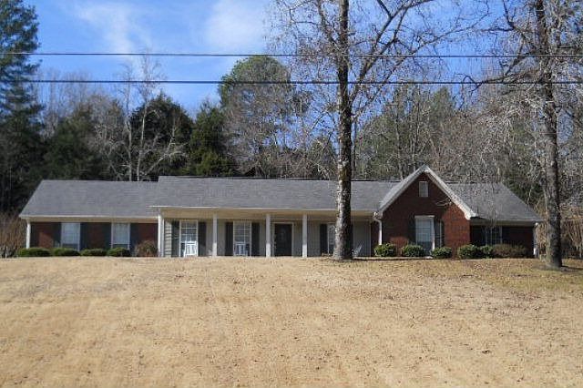 1st image of 121 Hillside Dr