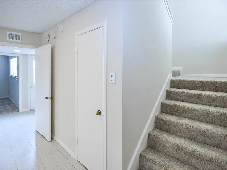 9262 Westwood Village Dr — Photo 18