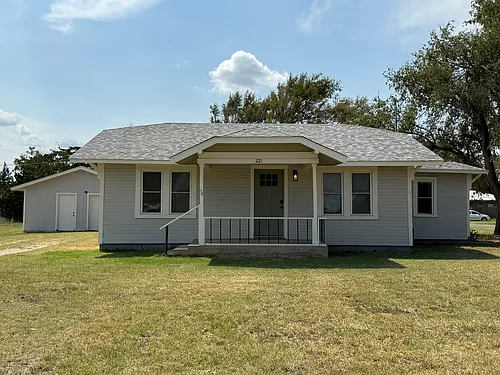 221 N Chicksaw Ave Photo 1