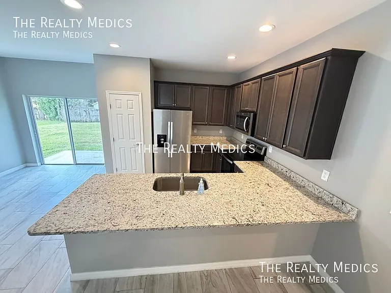 494 Harrison St SW — Photo 12