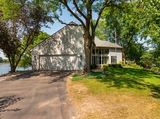 4322 Lakepoint Ct, Shoreview, MN 55126