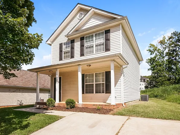1300 Braveheart Ln, Charlotte, NC 28216