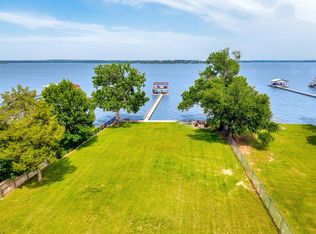 216 N Broadway Rd, Azle, TX 76020