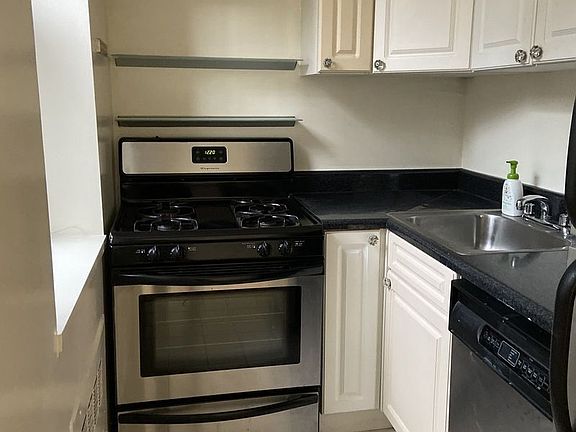2nd image of 55 E 93rd St APT 2C