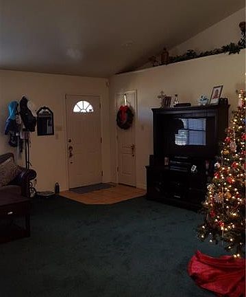 2nd image of 826 Chanticleers Ln