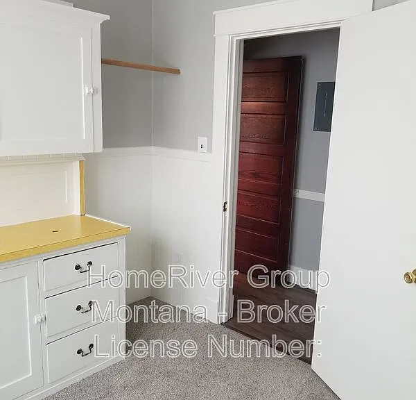 536 S 3rd St W — Photo 22