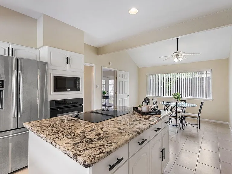 11423 Wickersham Ln — Photo 15
