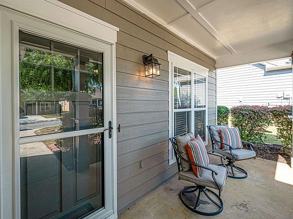 3rd image of 516 Kincaid Cove Ln